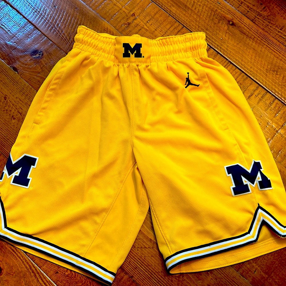Boys Jordan University of Michigan U of M maize basketball shorts